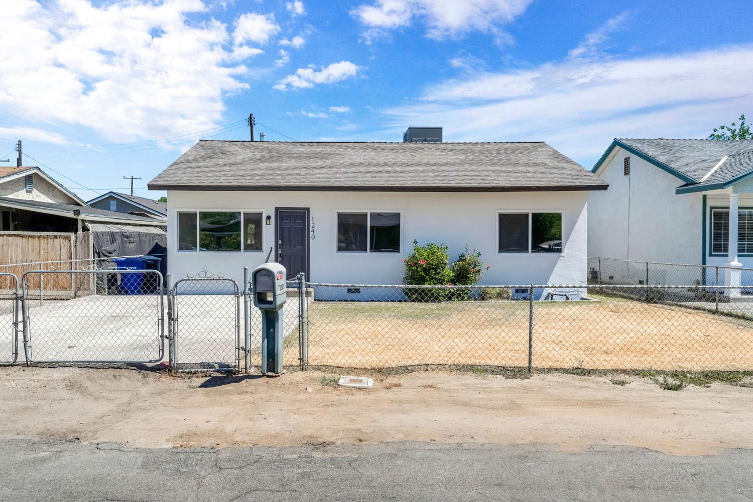 1240 Washington St, Hanford, CA 93230