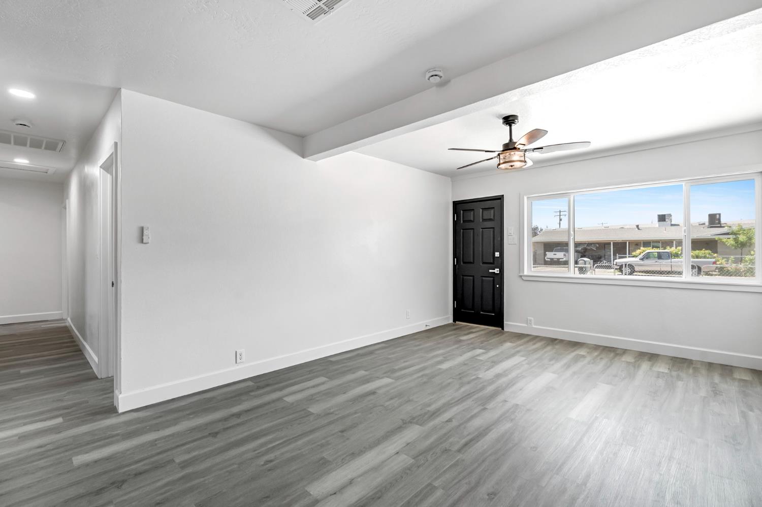 1240 Washington St, Hanford, CA 93230