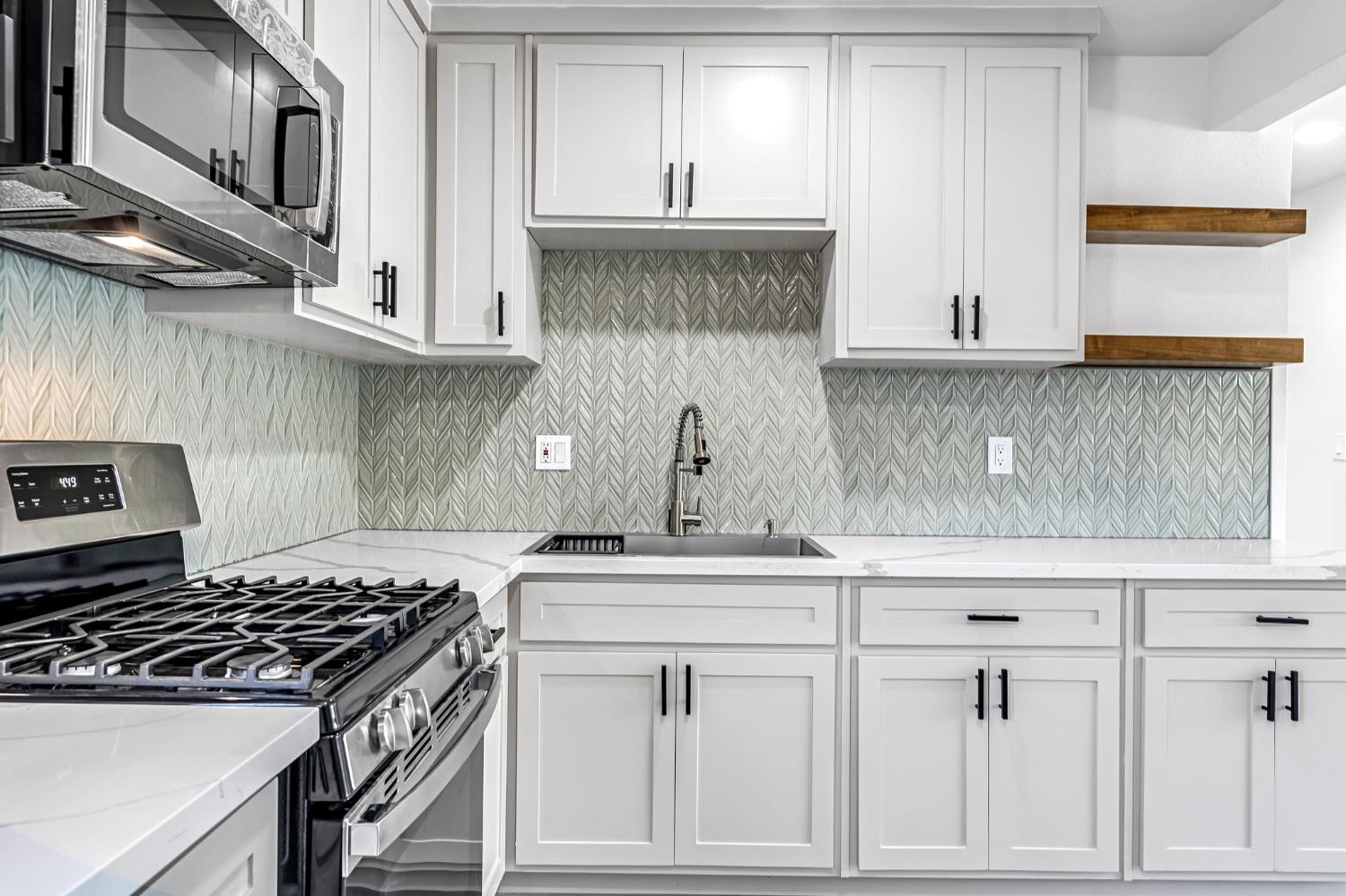 1240 Washington St, Hanford, CA 93230