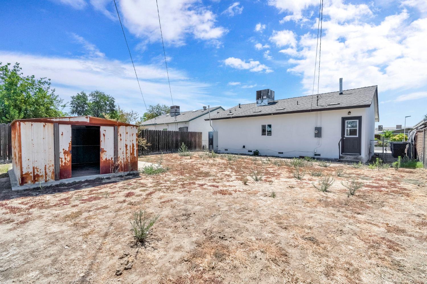 1240 Washington St, Hanford, CA 93230