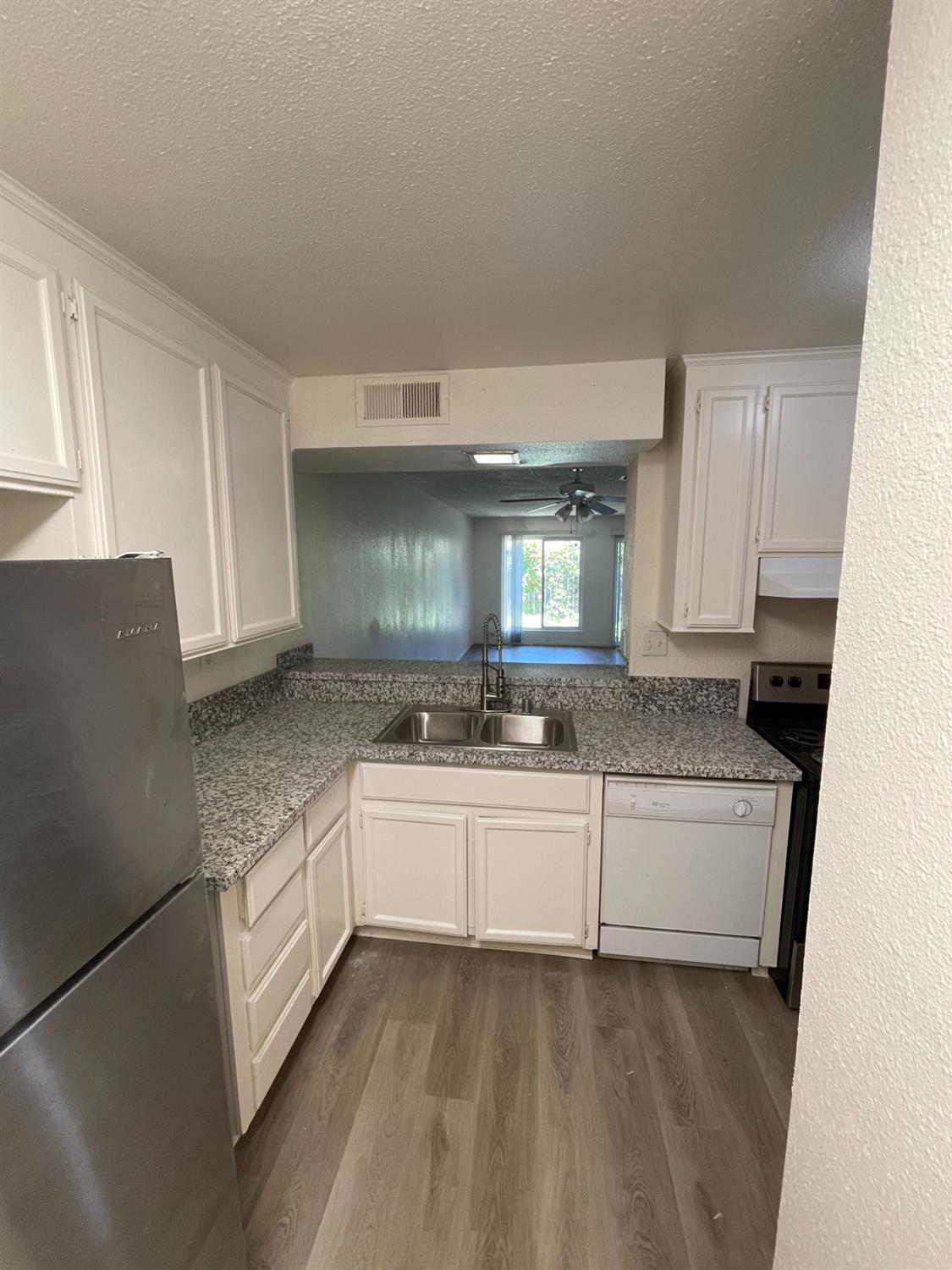 7166 N Fruit Ave #127, Fresno, CA 93711