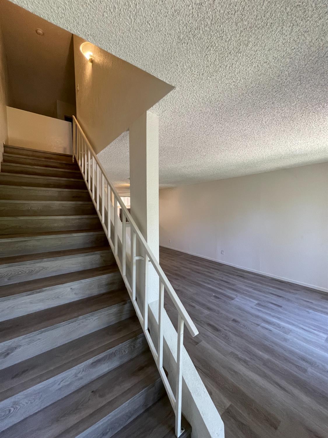 7166 N Fruit Ave #127, Fresno, CA 93711