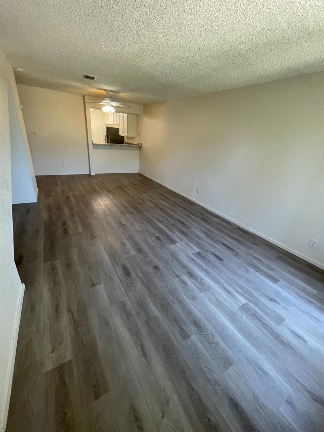 7166 N Fruit Ave #127, Fresno, CA 93711