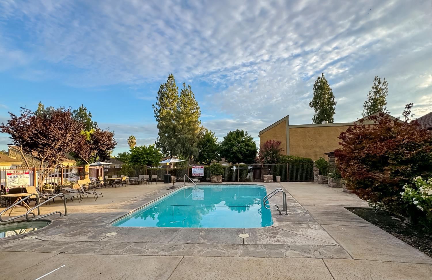 7166 N Fruit Ave #127, Fresno, CA 93711