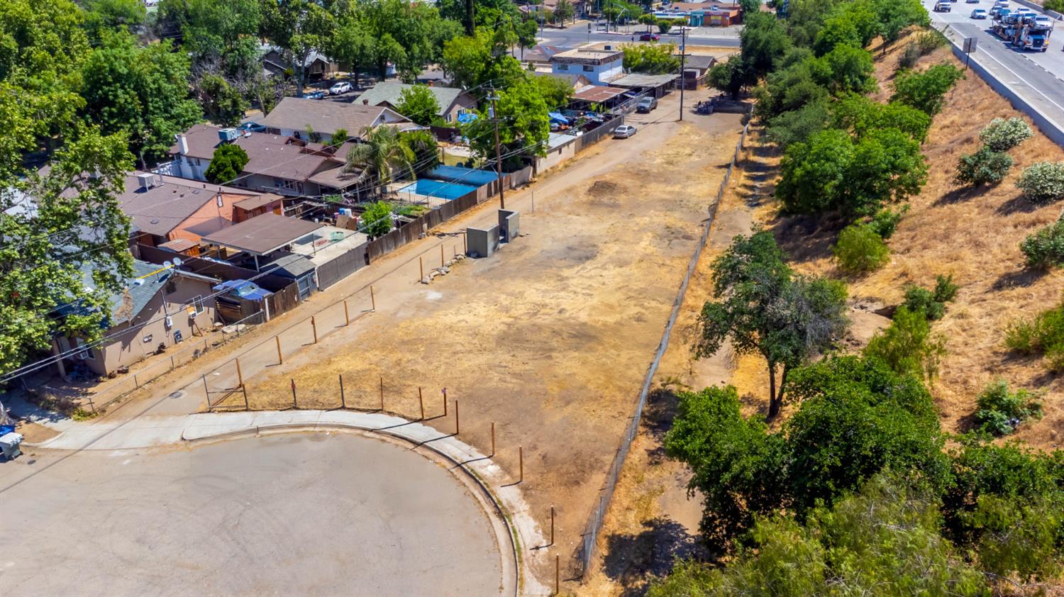 824 N Thesta Ave, Fresno, CA 93701