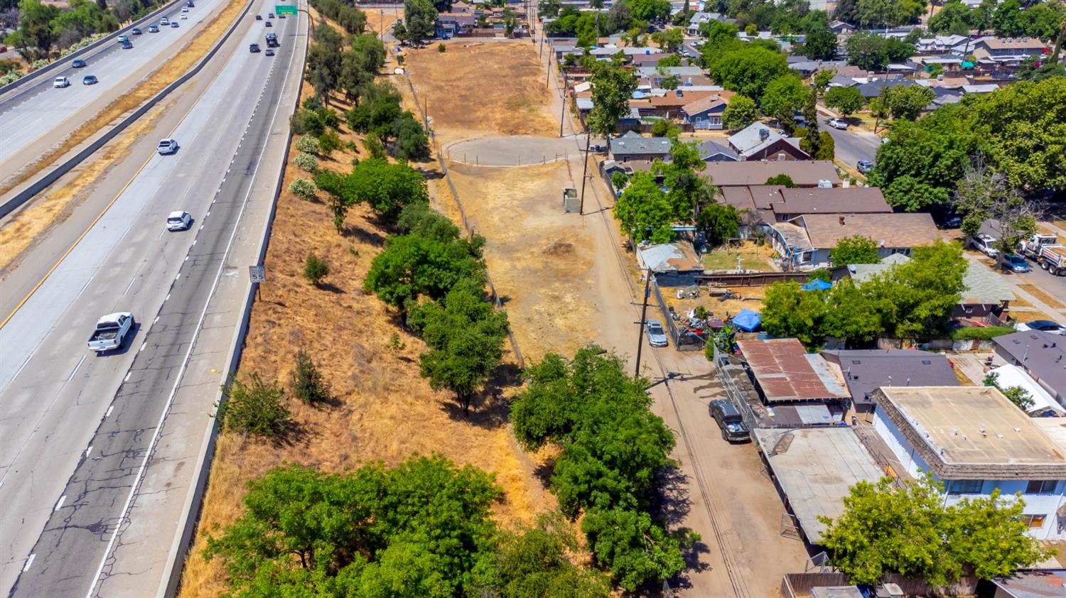 824 N Thesta Ave, Fresno, CA 93701