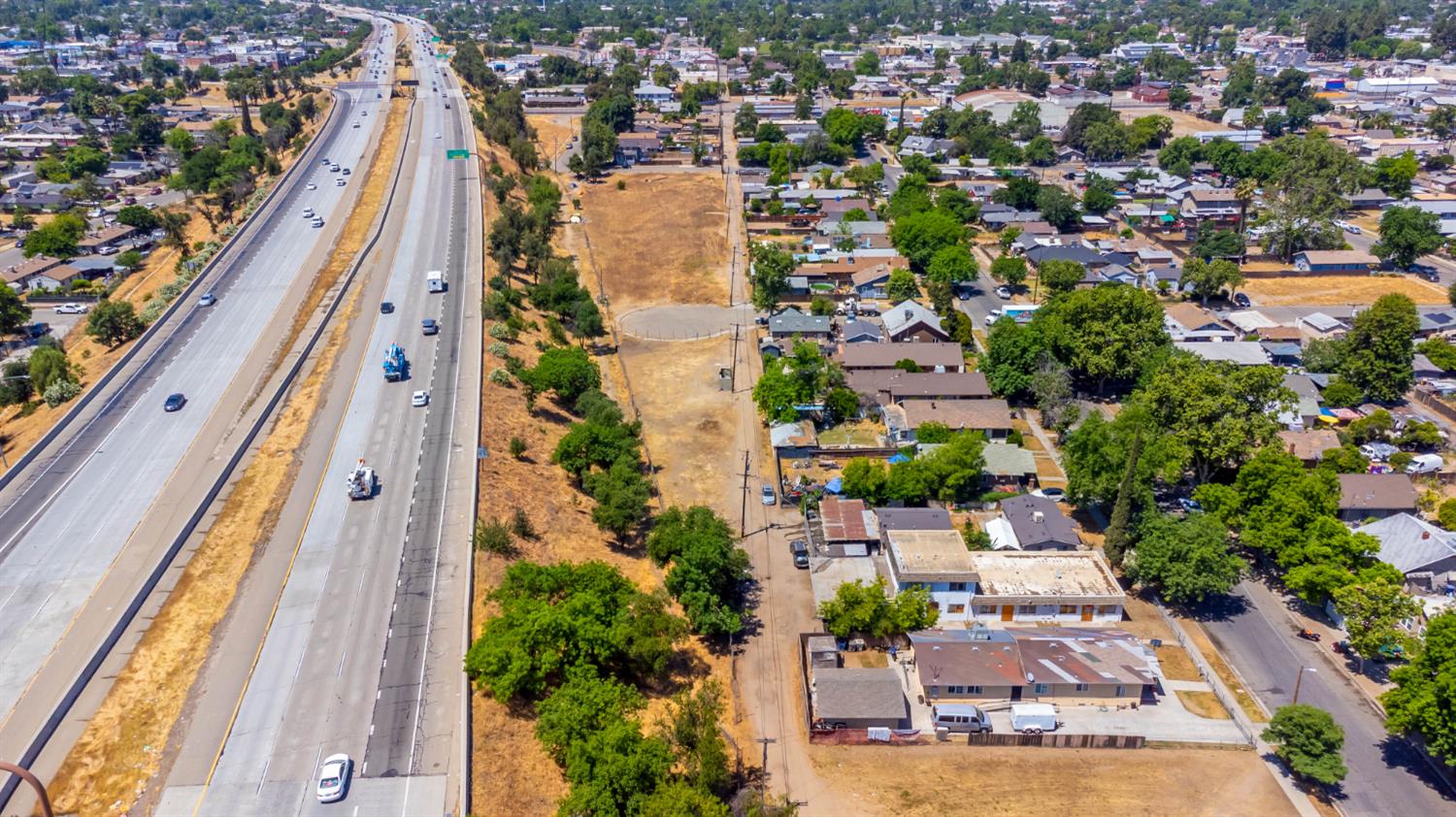 824 N Thesta Ave, Fresno, CA 93701