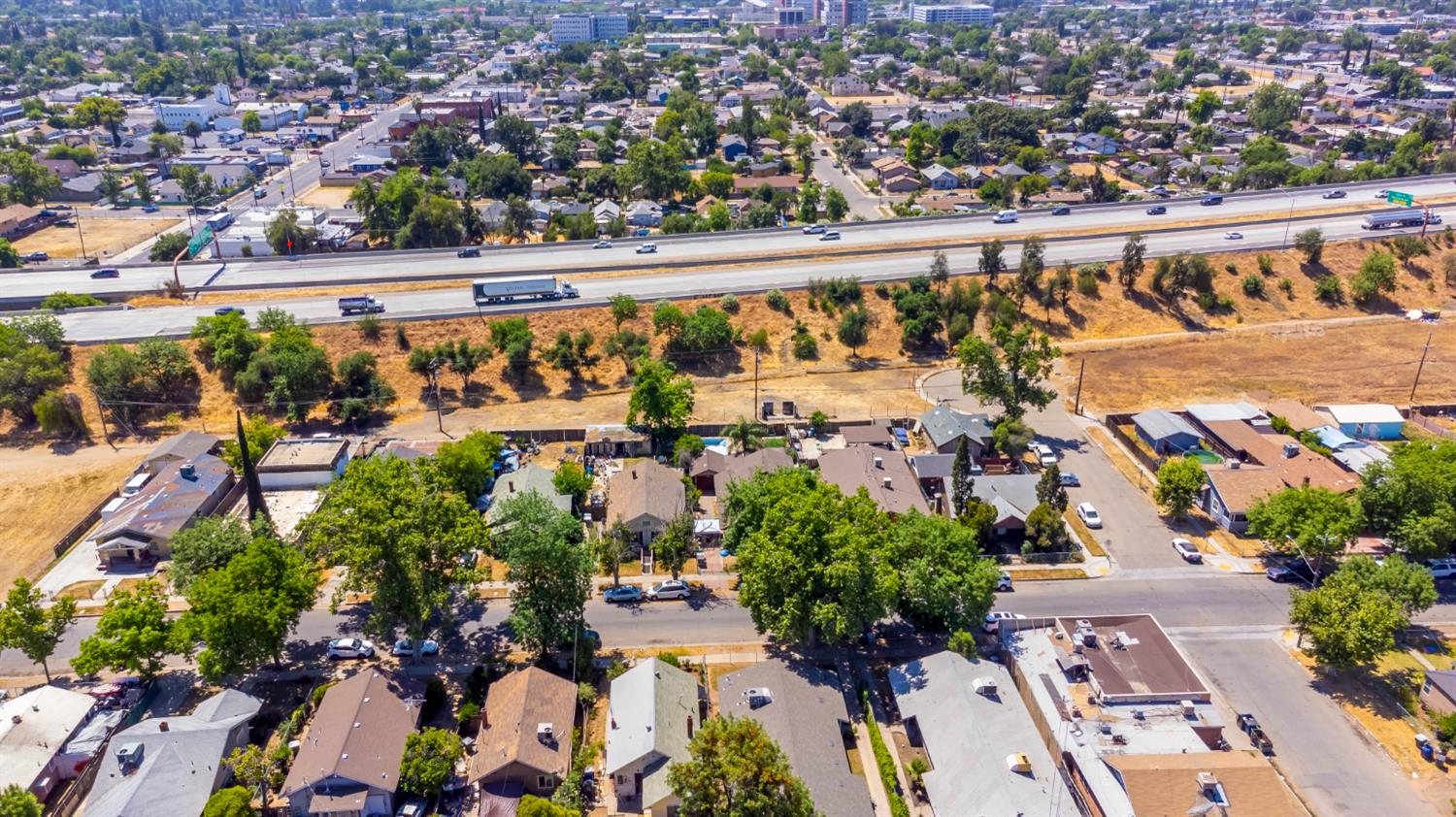 824 N Thesta Ave, Fresno, CA 93701