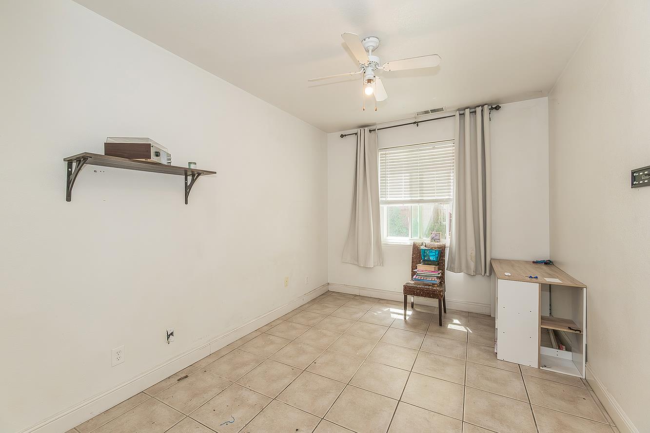 1903 N Sunny Ln E, Reedley, CA 93654