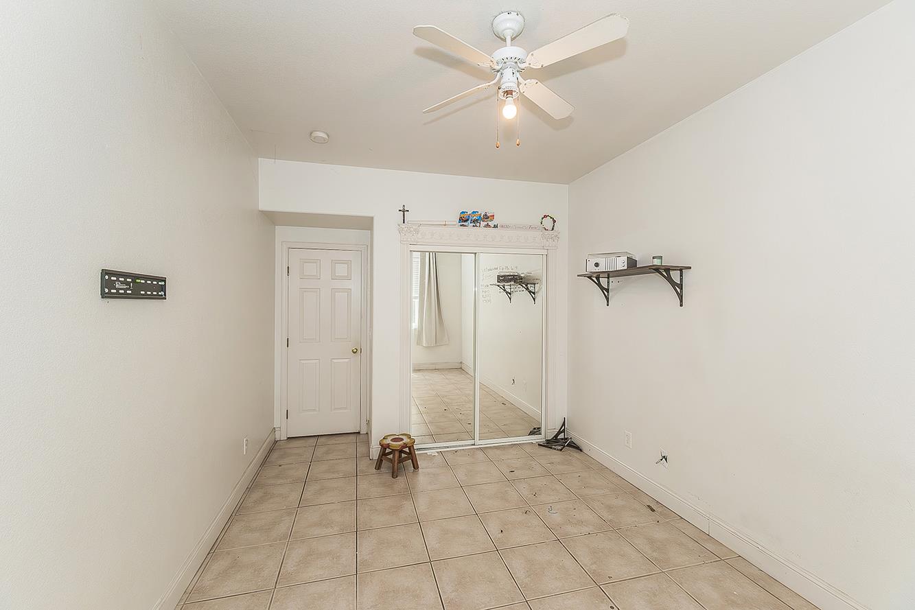 1903 N Sunny Ln E, Reedley, CA 93654