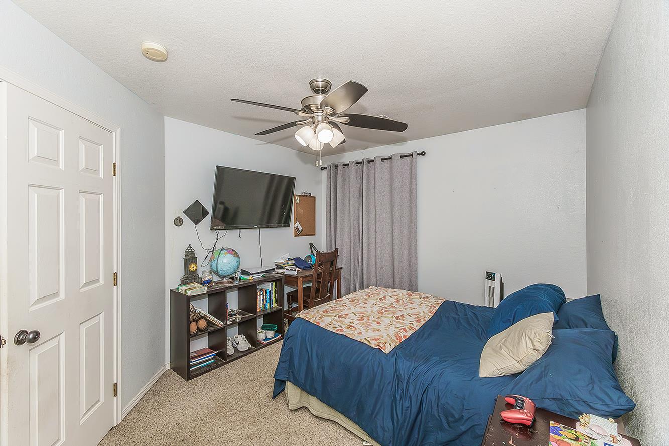 1903 N Sunny Ln E, Reedley, CA 93654