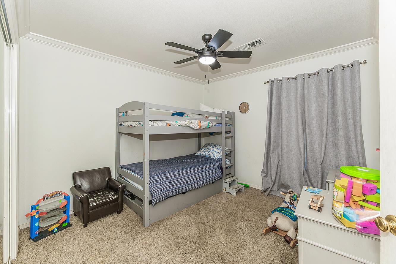 1903 N Sunny Ln E, Reedley, CA 93654