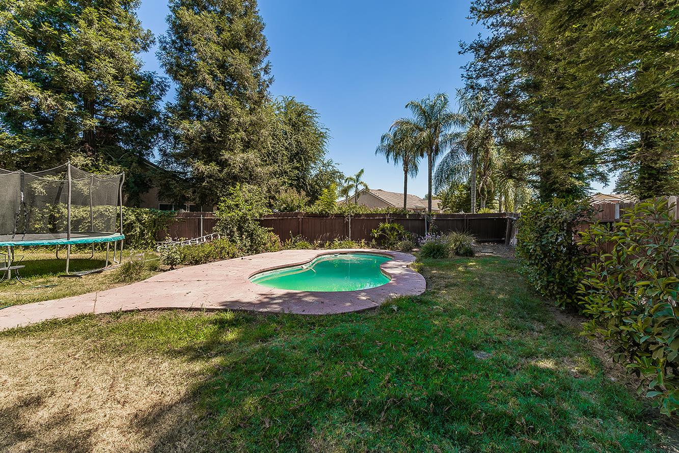 1903 N Sunny Ln E, Reedley, CA 93654