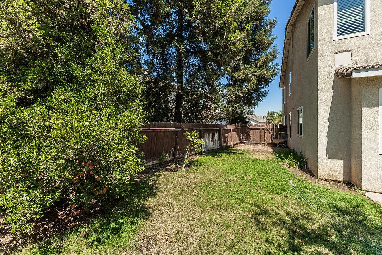 1903 N Sunny Ln E, Reedley, CA 93654
