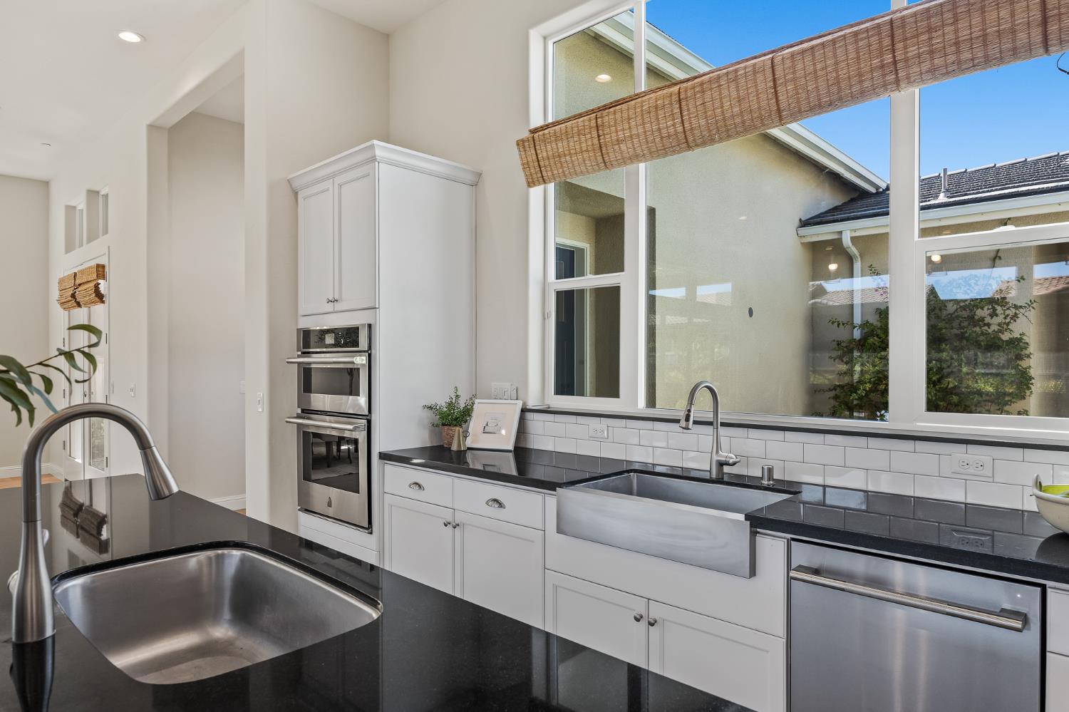 998 Highland Rd W, Madera, CA 93636