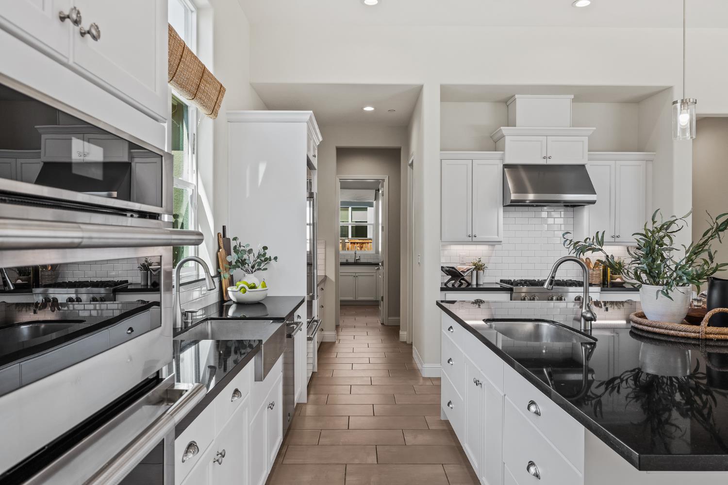 998 Highland Rd W, Madera, CA 93636