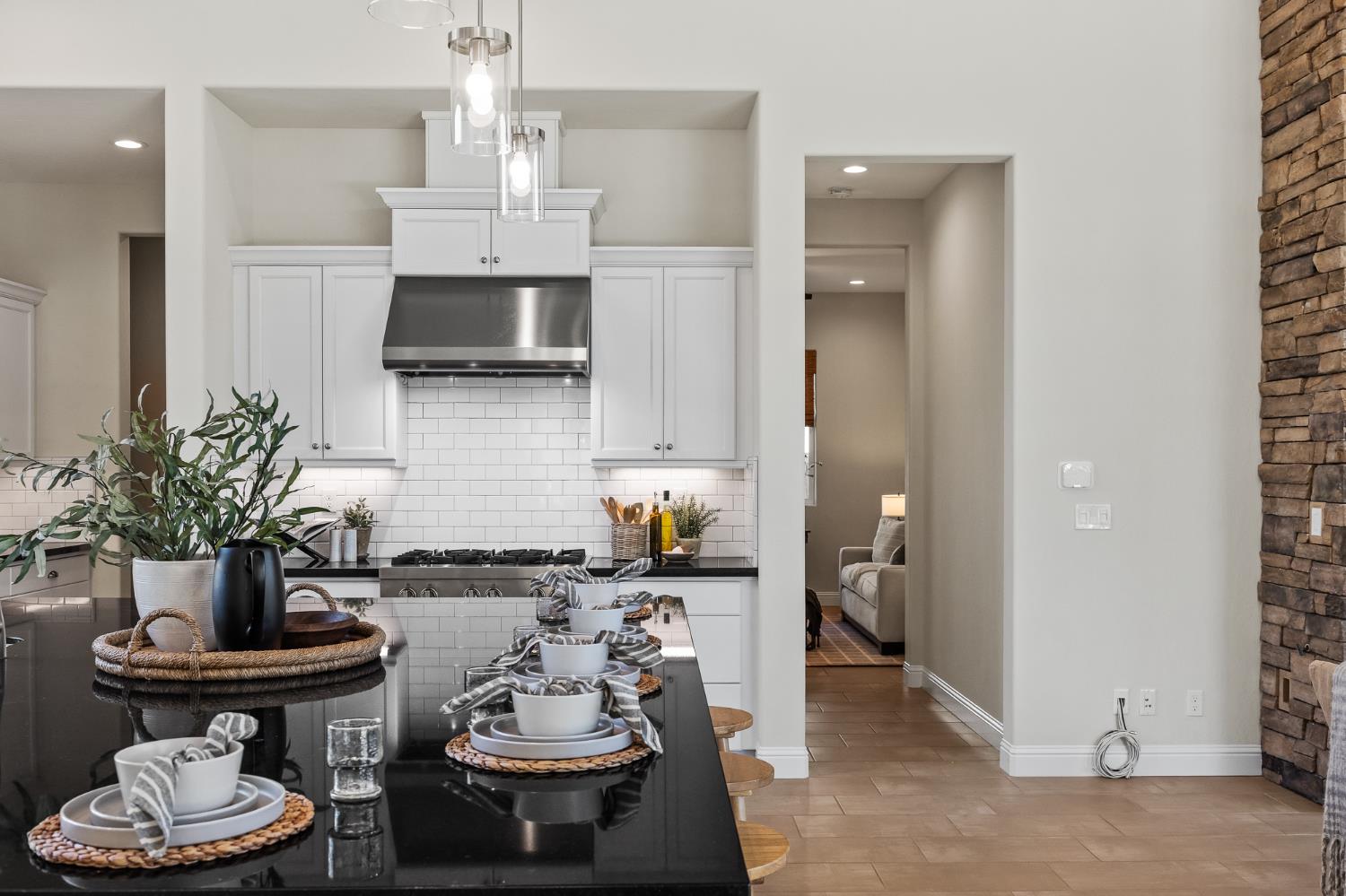 998 Highland Rd W, Madera, CA 93636