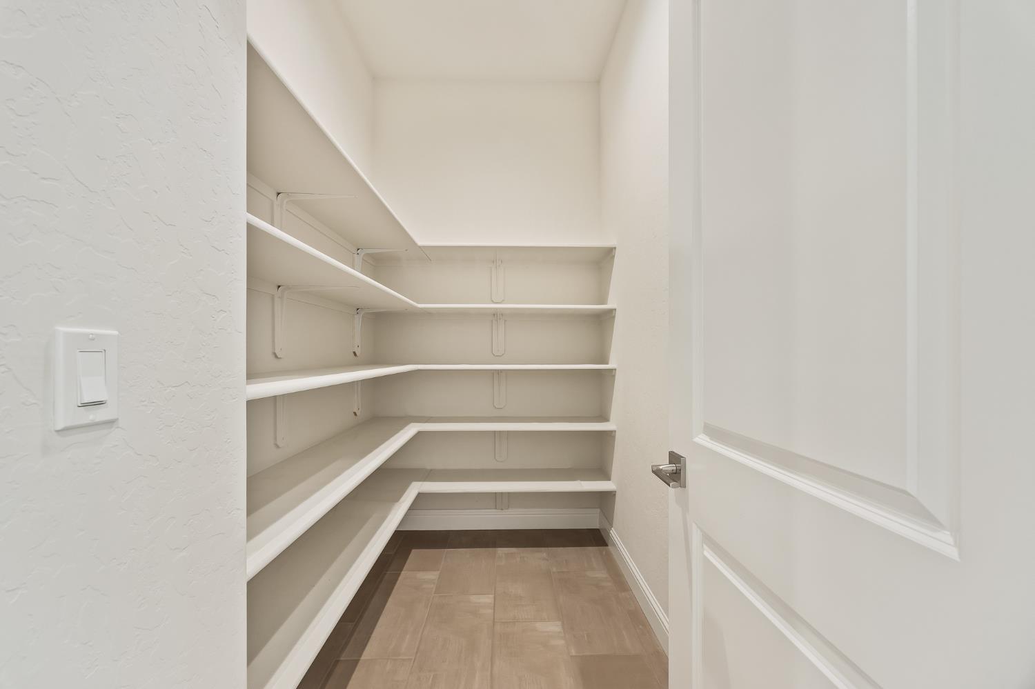 998 Highland Rd W, Madera, CA 93636