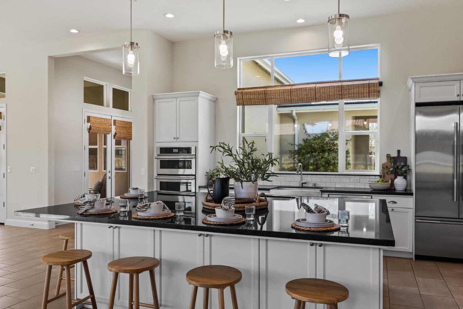 998 Highland Rd W, Madera, CA 93636