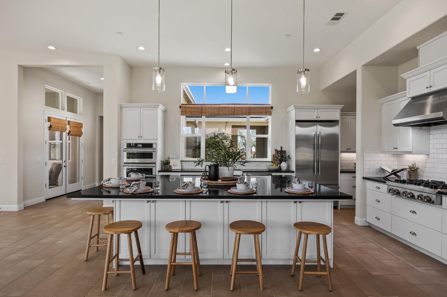 998 Highland Rd W, Madera, CA 93636