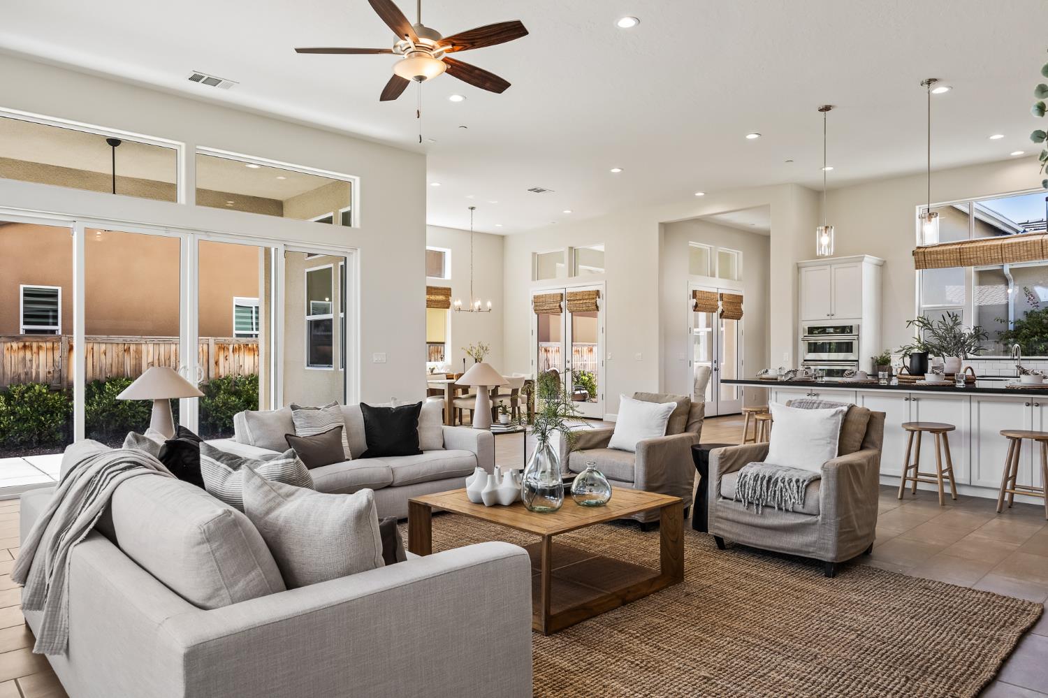 998 Highland Rd W, Madera, CA 93636