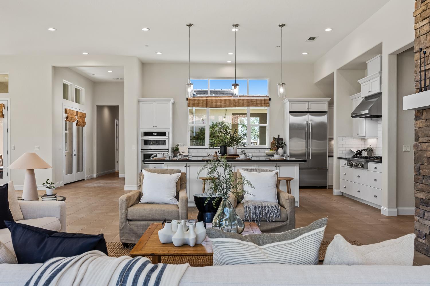 998 Highland Rd W, Madera, CA 93636