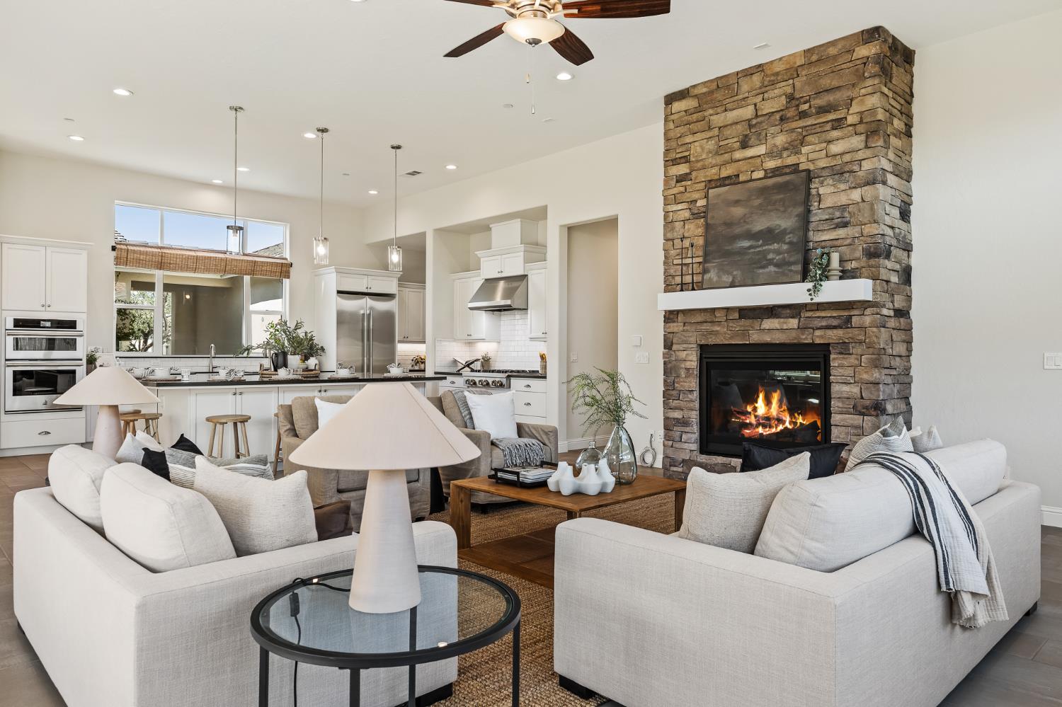 998 Highland Rd W, Madera, CA 93636