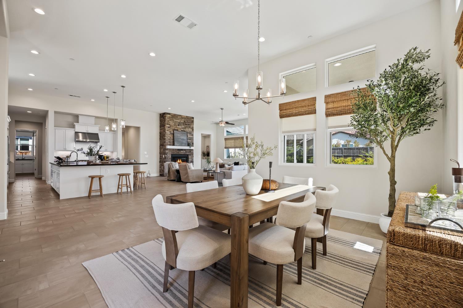 998 Highland Rd W, Madera, CA 93636