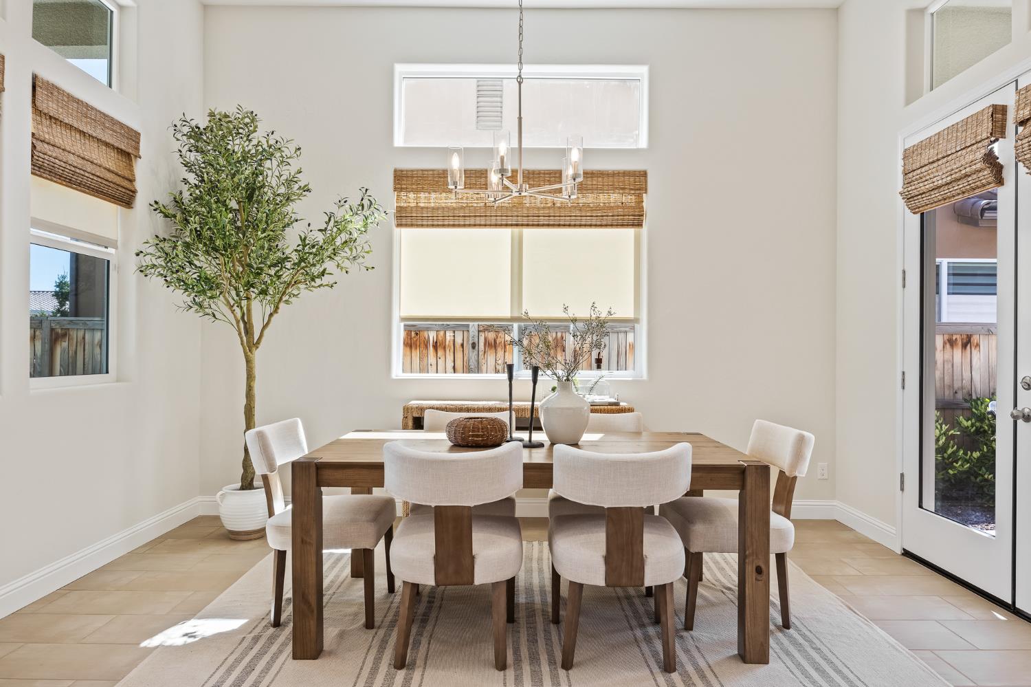 998 Highland Rd W, Madera, CA 93636