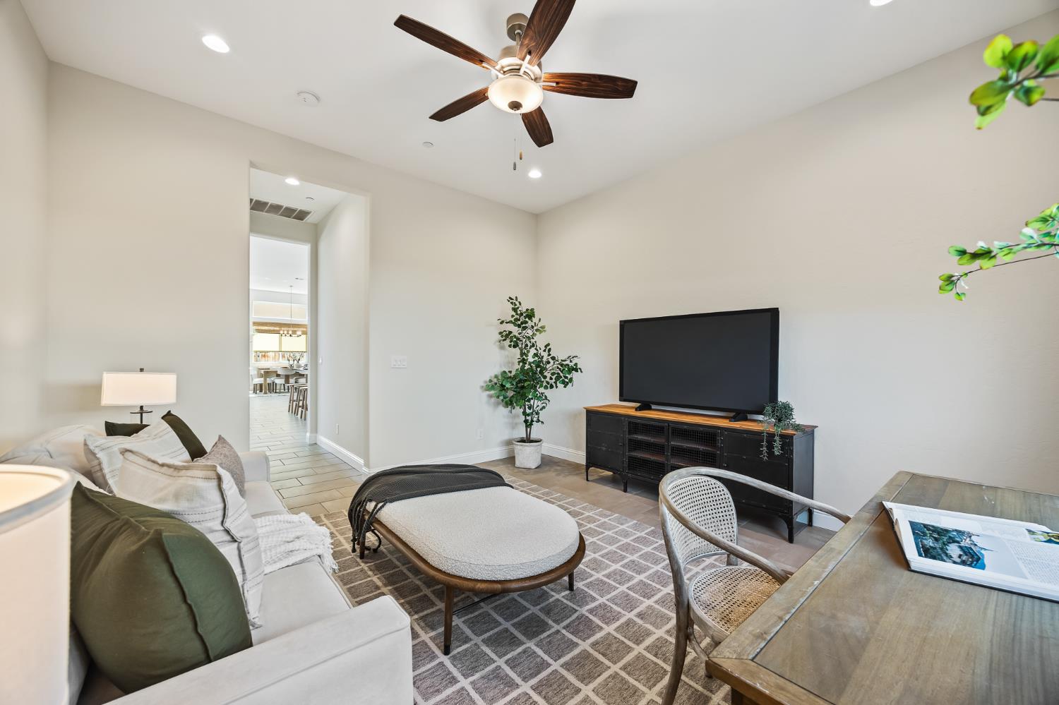 998 Highland Rd W, Madera, CA 93636