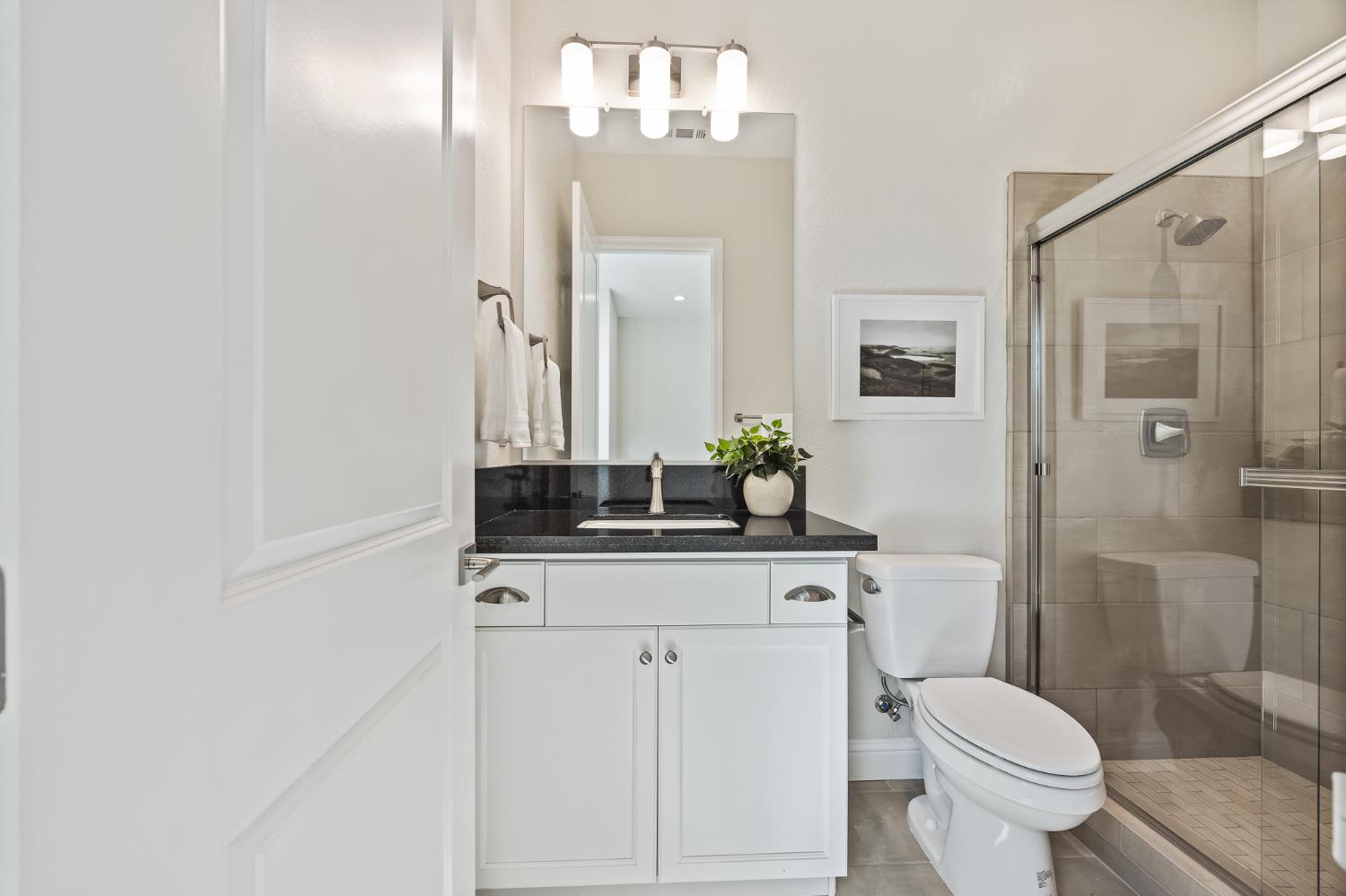 998 Highland Rd W, Madera, CA 93636