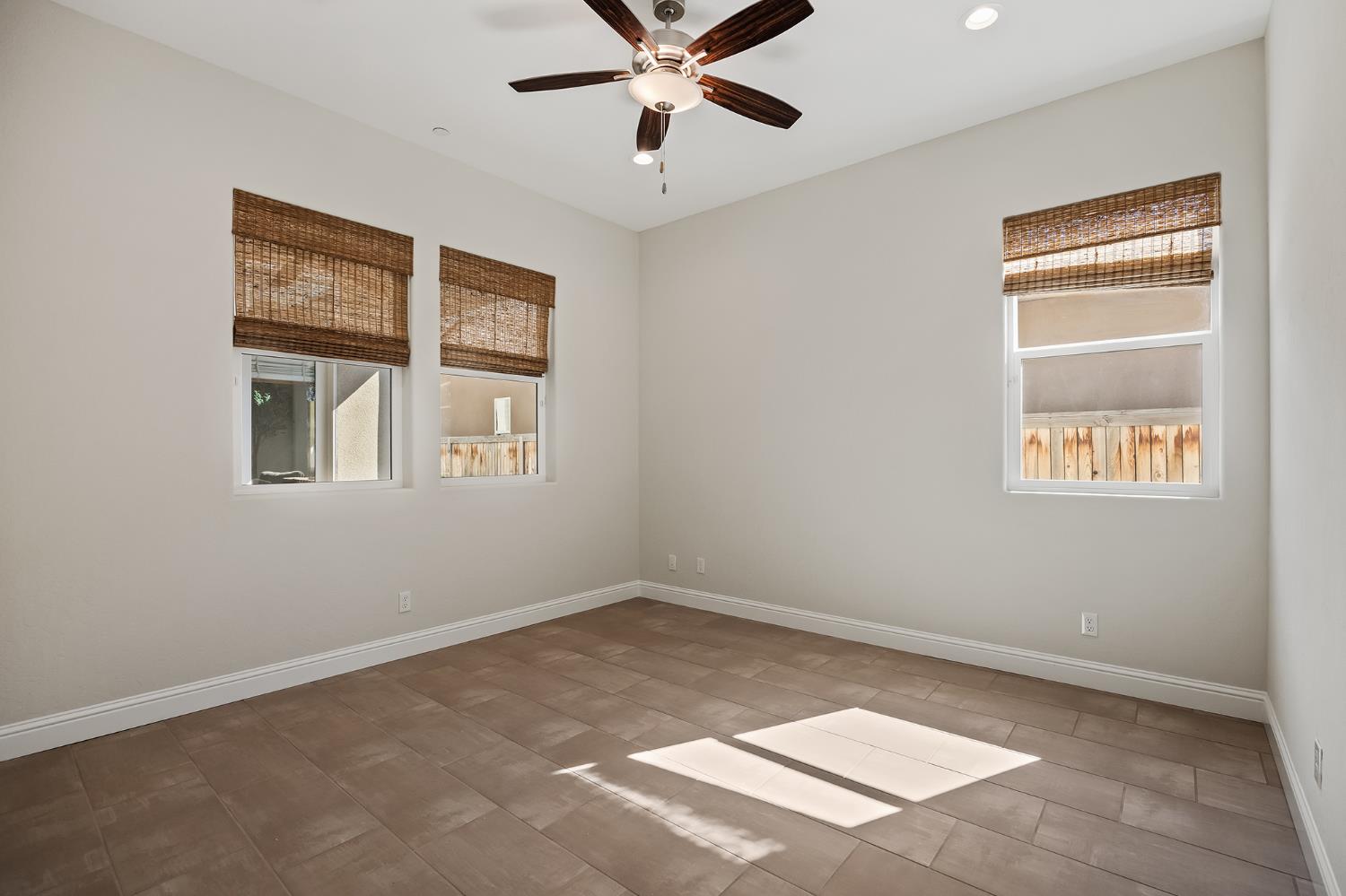 998 Highland Rd W, Madera, CA 93636