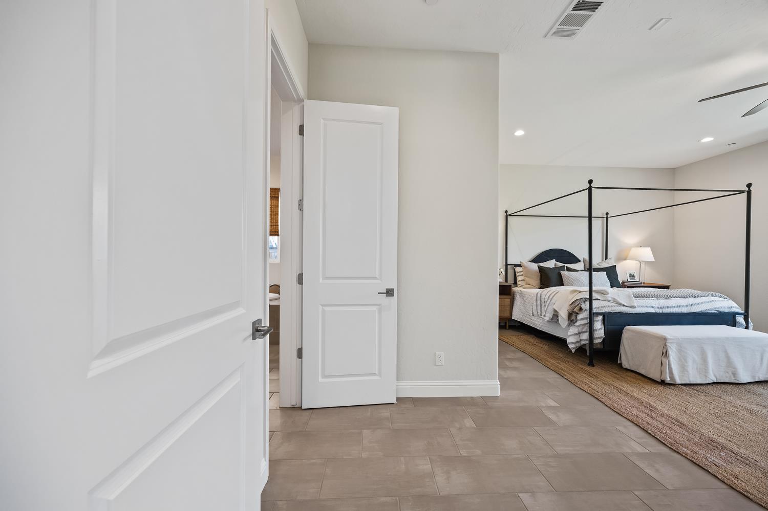 998 Highland Rd W, Madera, CA 93636