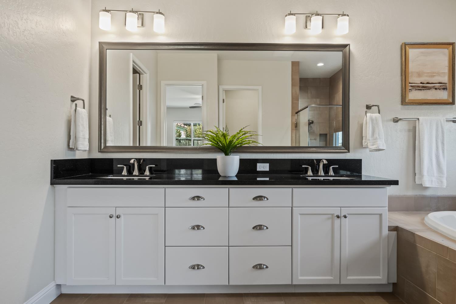 998 Highland Rd W, Madera, CA 93636