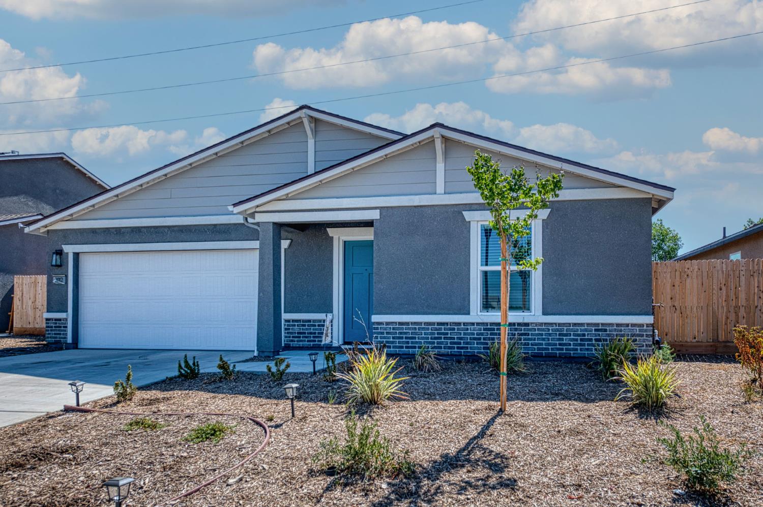 2012 Richard Ave, Sanger, CA 93657