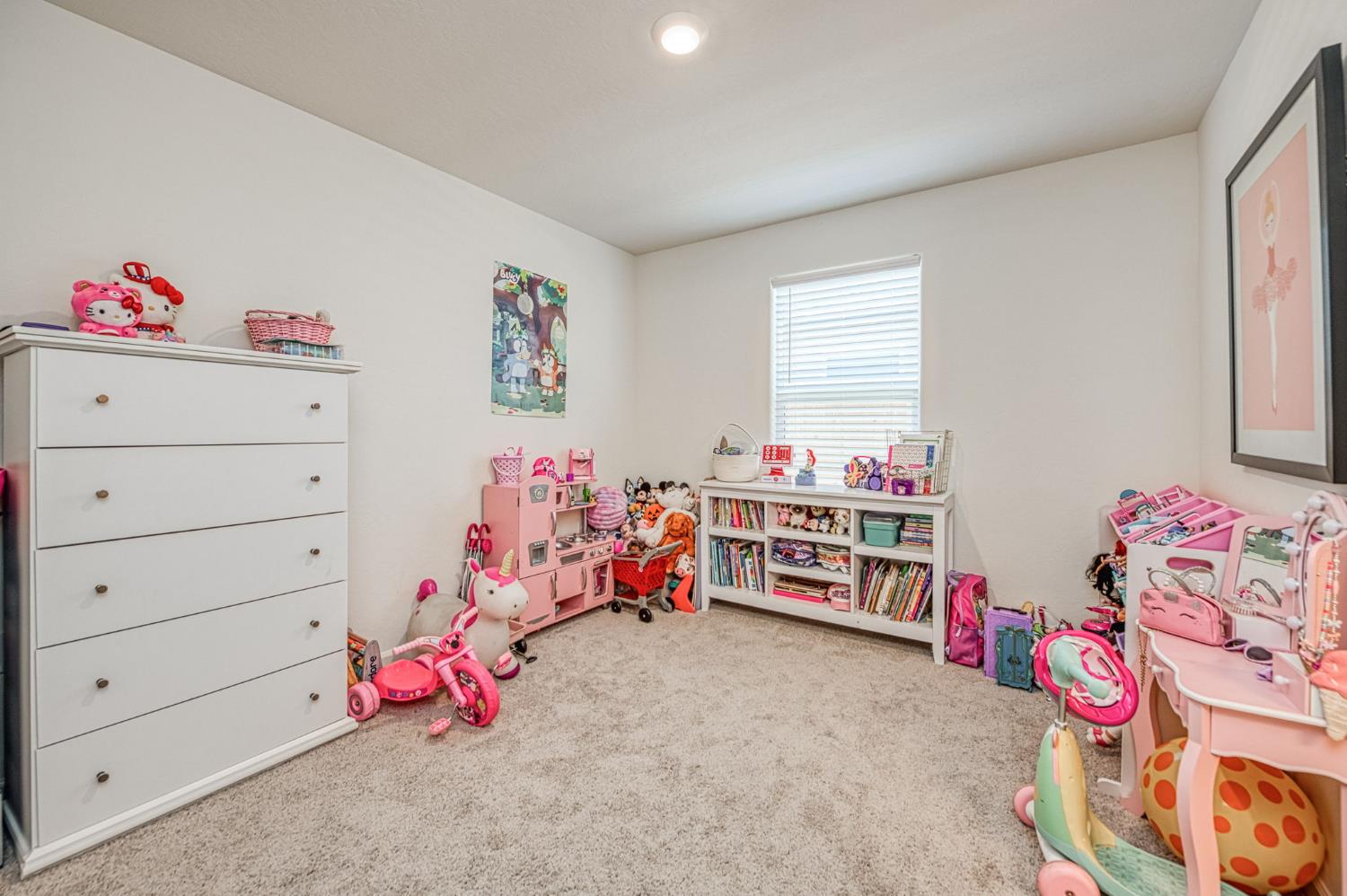 2012 Richard Ave, Sanger, CA 93657
