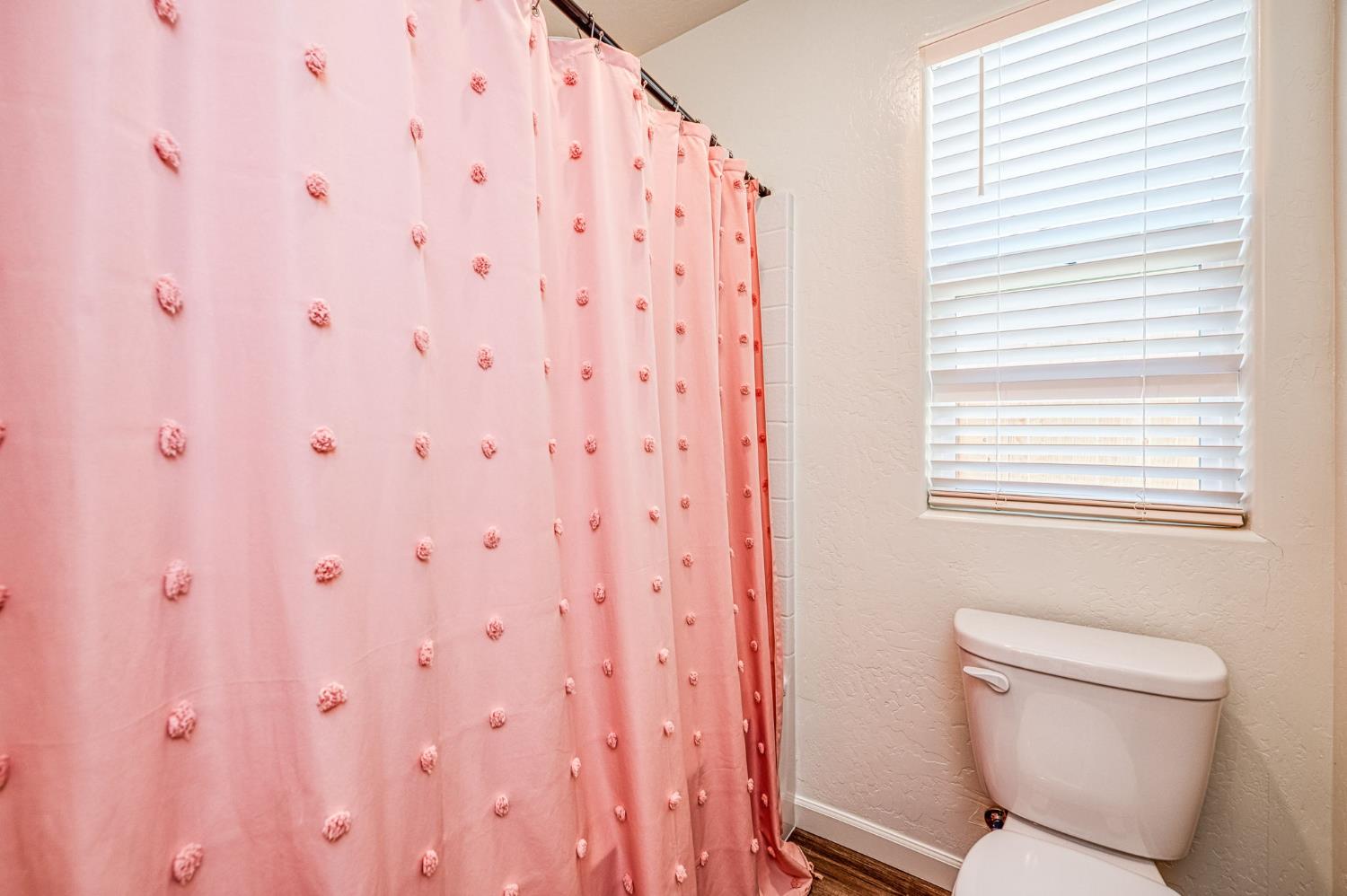 2012 Richard Ave, Sanger, CA 93657