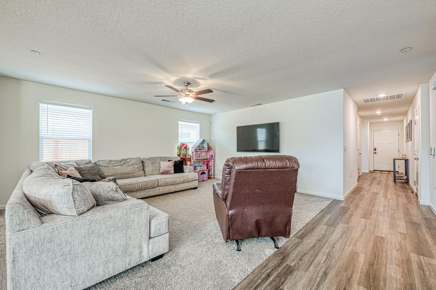 2012 Richard Ave, Sanger, CA 93657