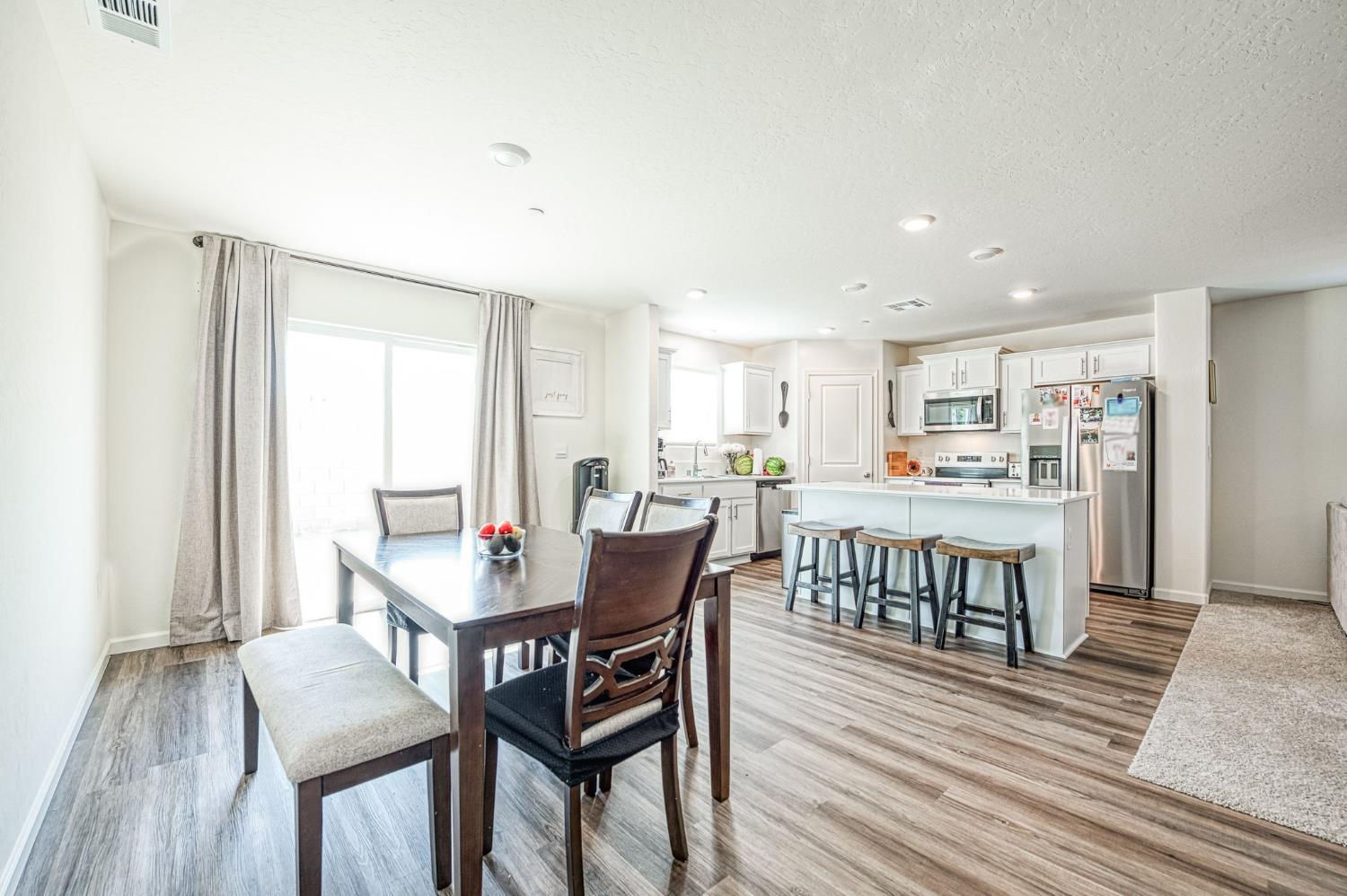 2012 Richard Ave, Sanger, CA 93657