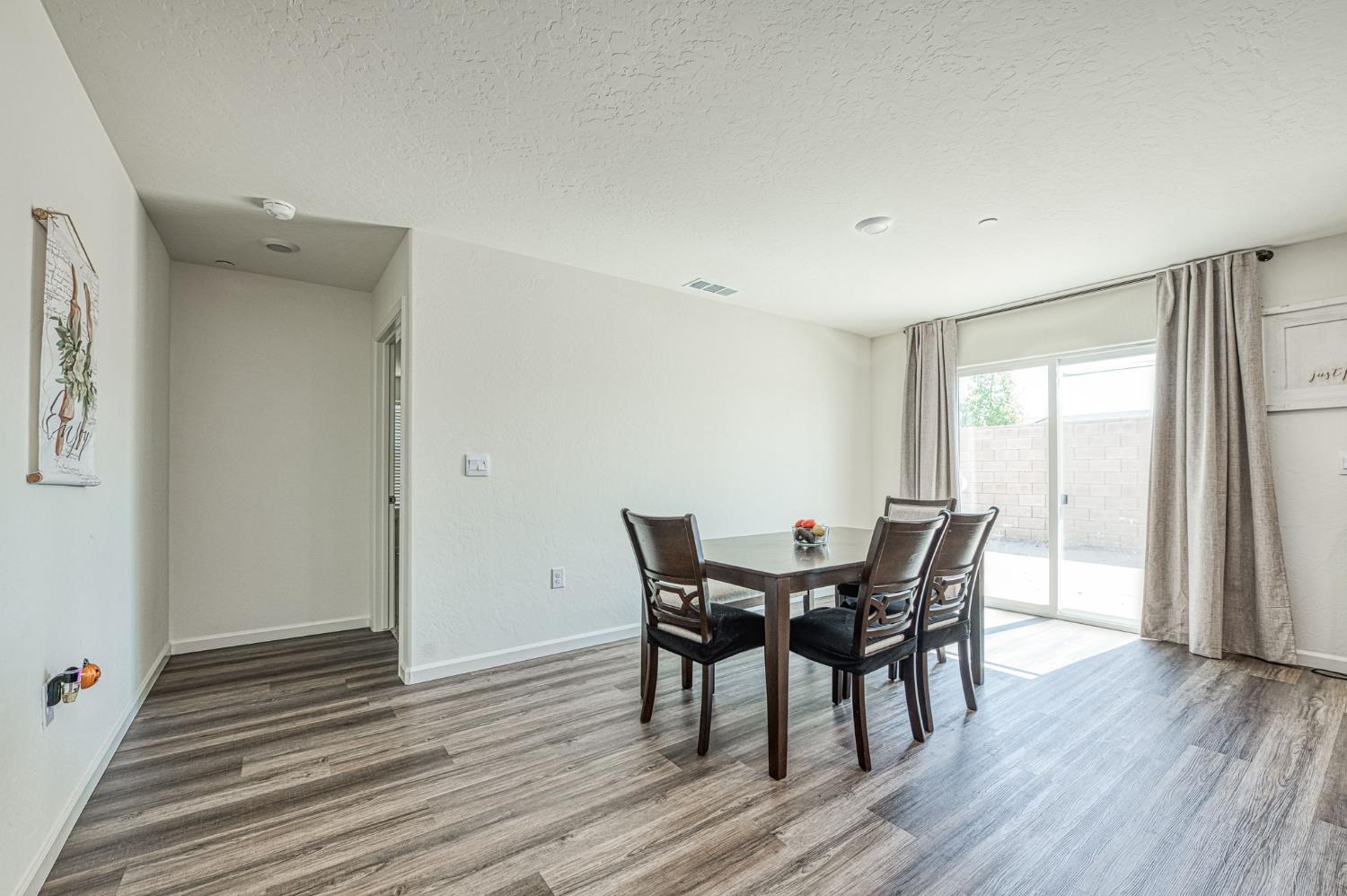 2012 Richard Ave, Sanger, CA 93657