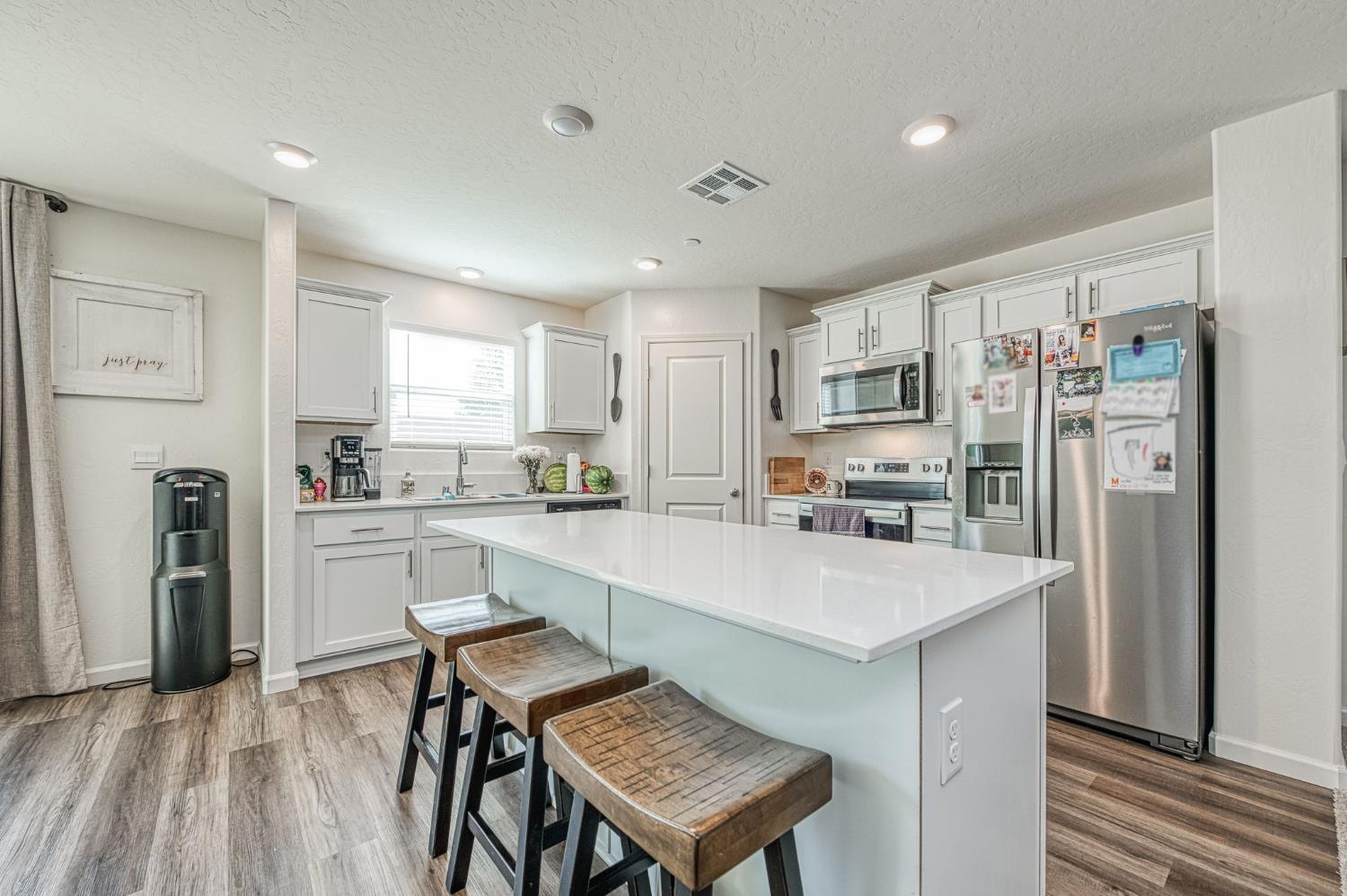 2012 Richard Ave, Sanger, CA 93657