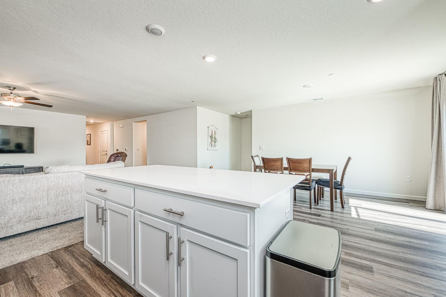 2012 Richard Ave, Sanger, CA 93657