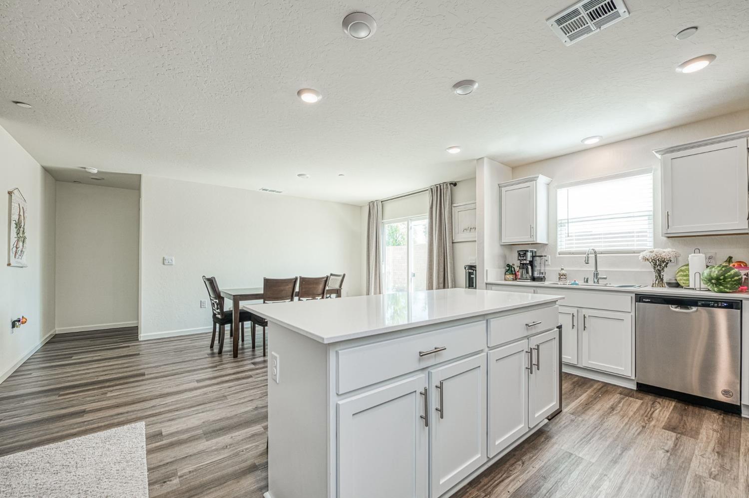 2012 Richard Ave, Sanger, CA 93657