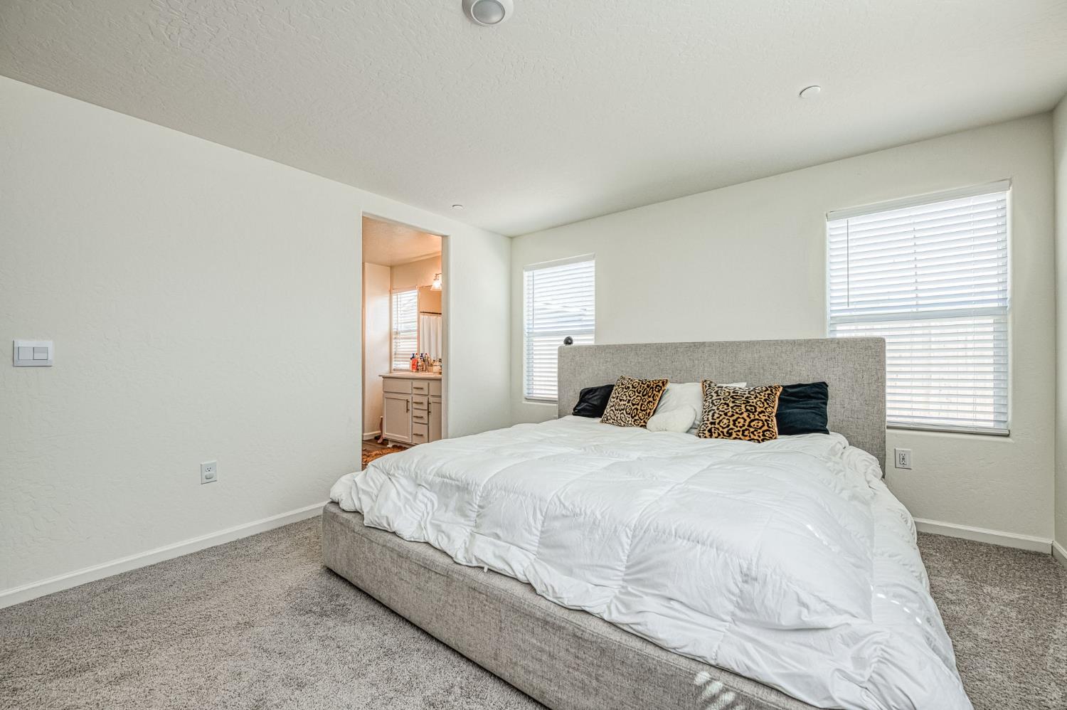 2012 Richard Ave, Sanger, CA 93657