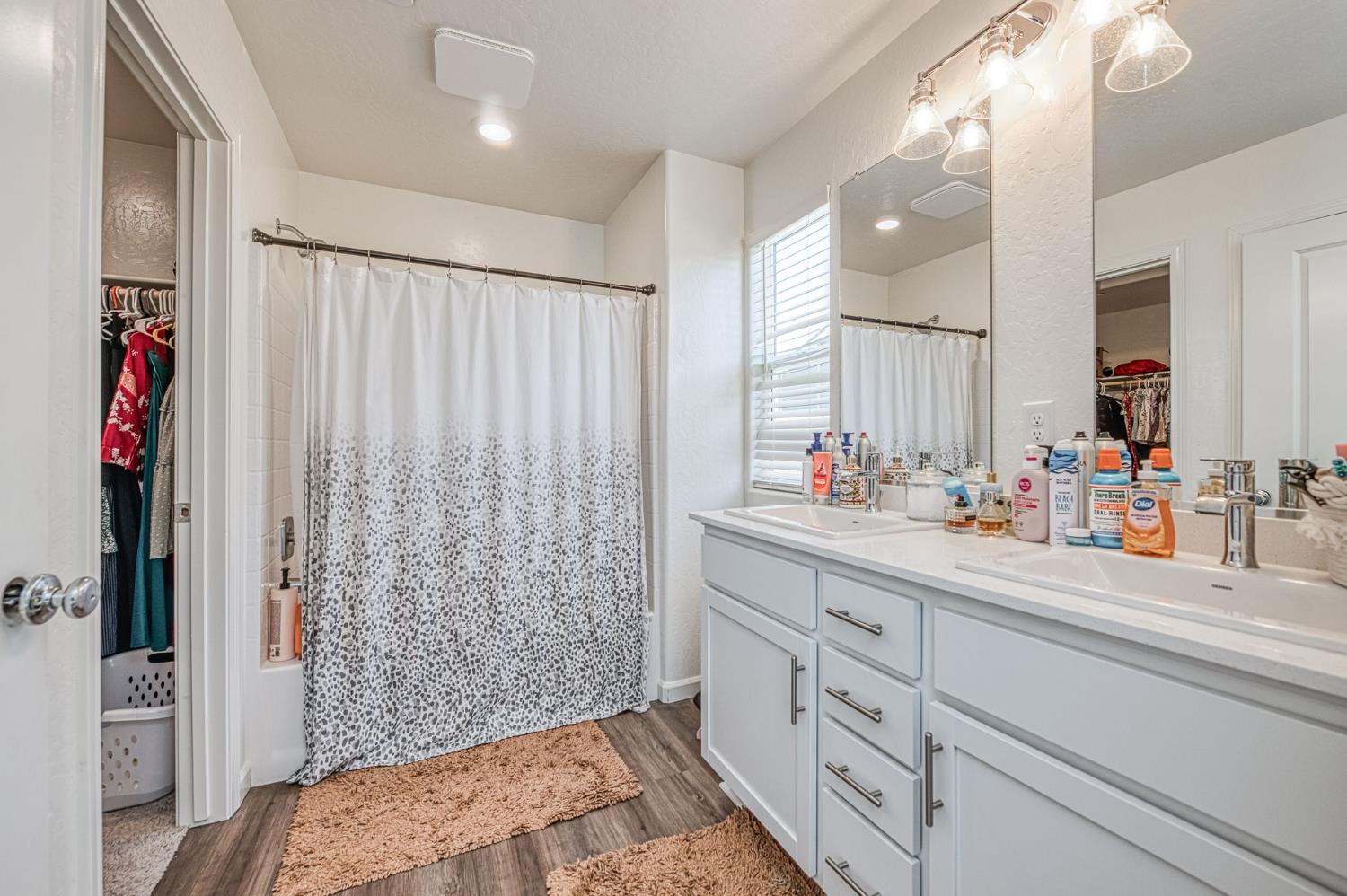 2012 Richard Ave, Sanger, CA 93657