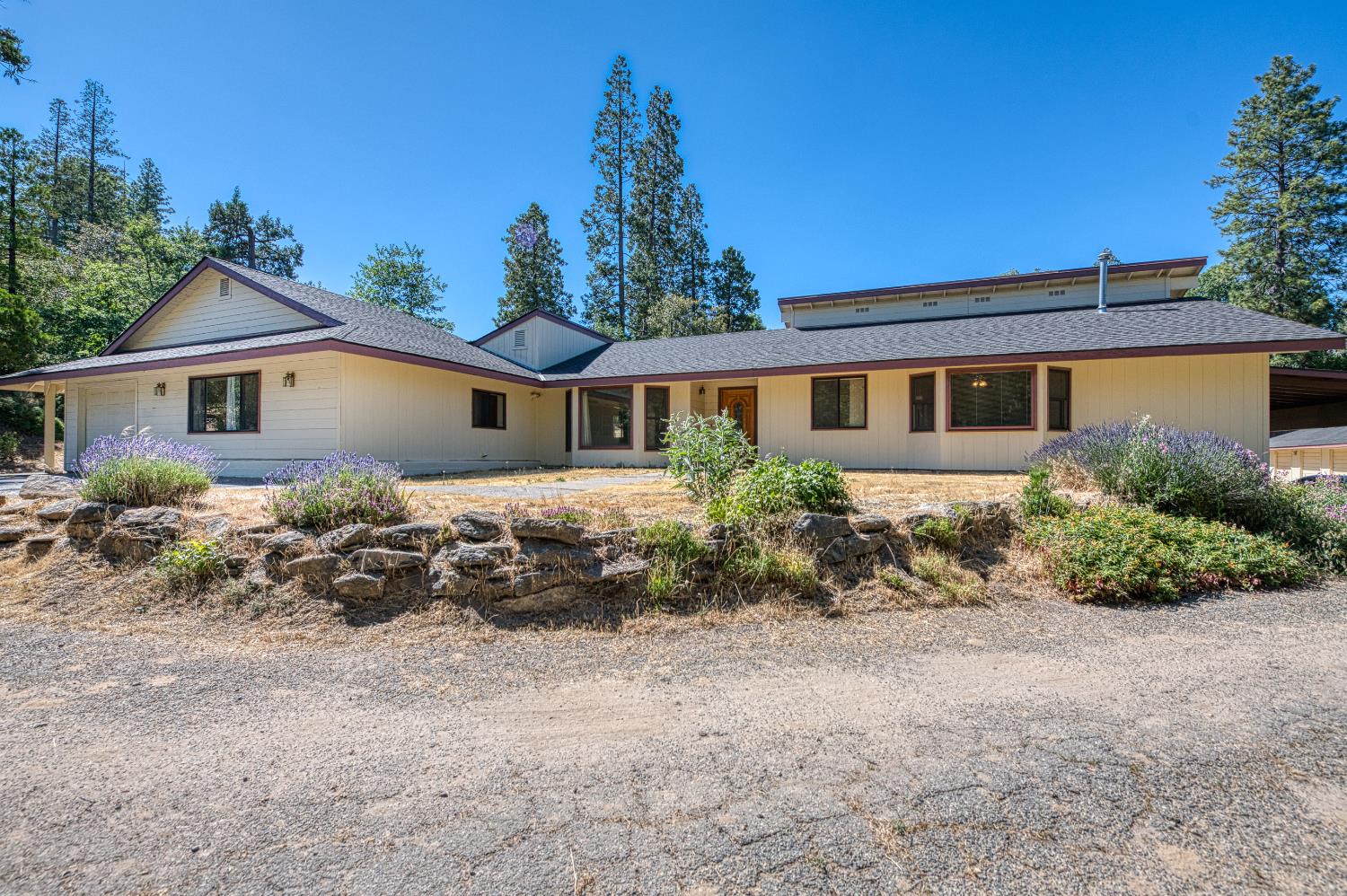 39000 Corlew Ln, Auberry, CA 93602