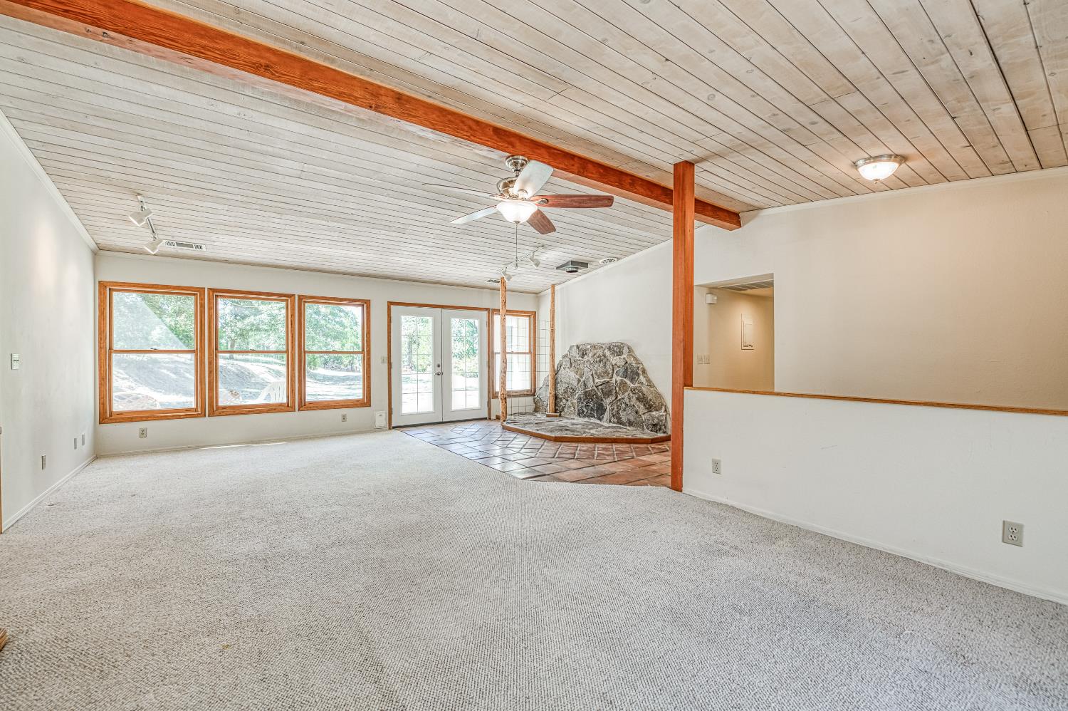 39000 Corlew Ln, Auberry, CA 93602