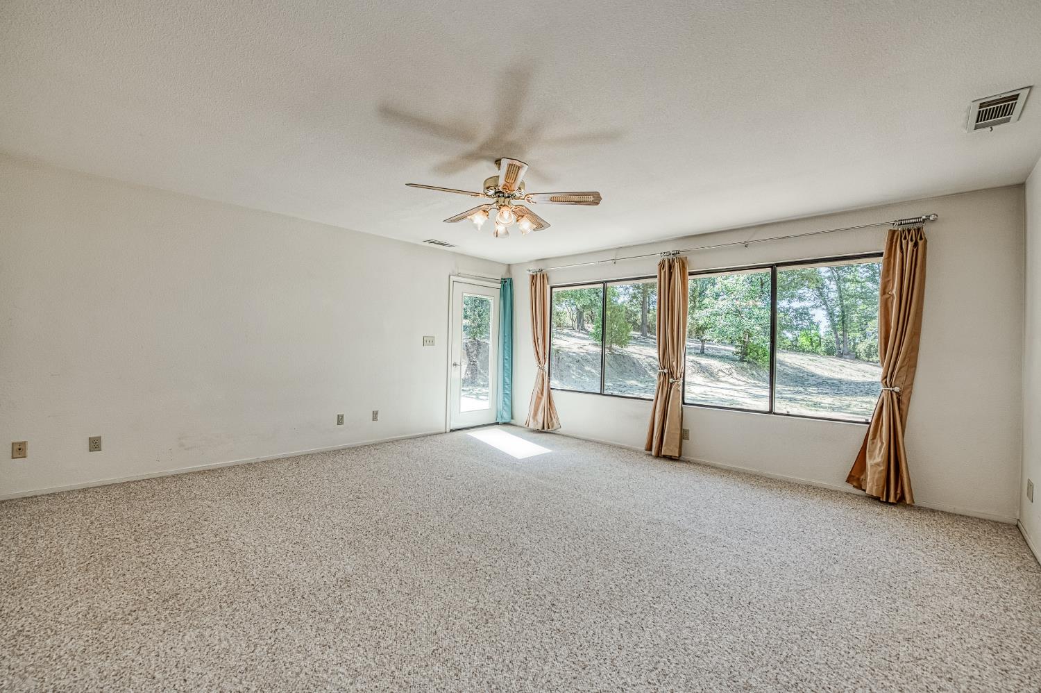 39000 Corlew Ln, Auberry, CA 93602