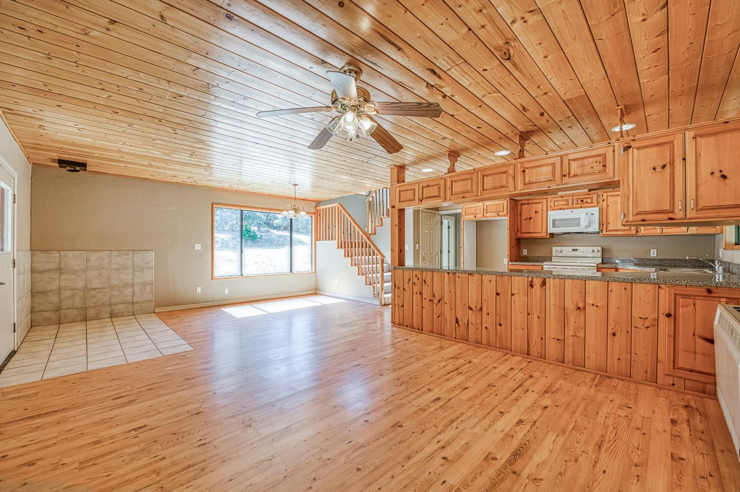 39000 Corlew Ln, Auberry, CA 93602