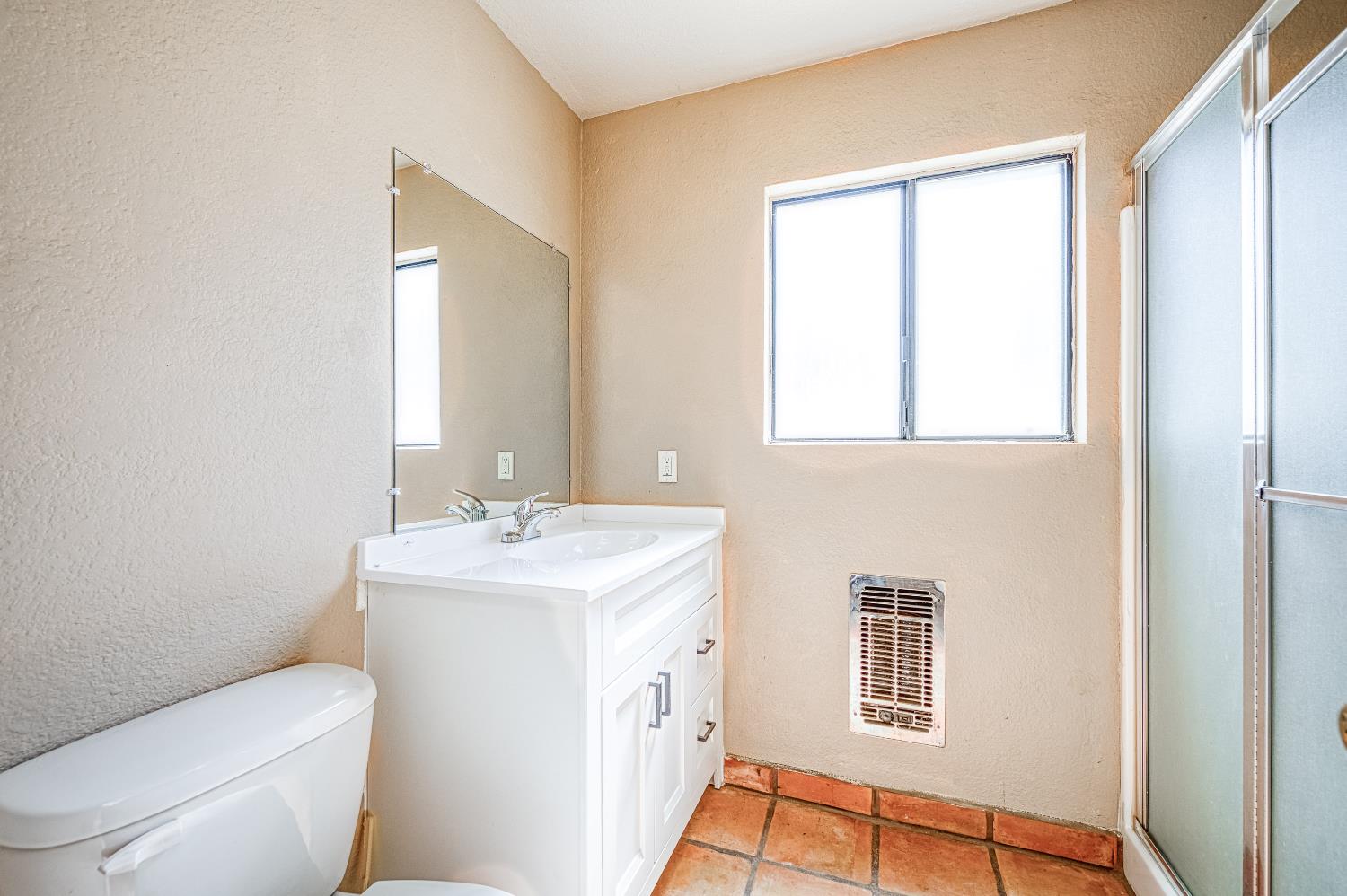 39000 Corlew Ln, Auberry, CA 93602